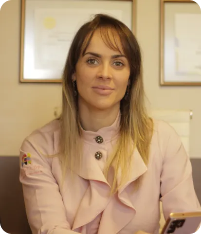 Dra. Camila Rosa   Implantodontista e Reabilitadora